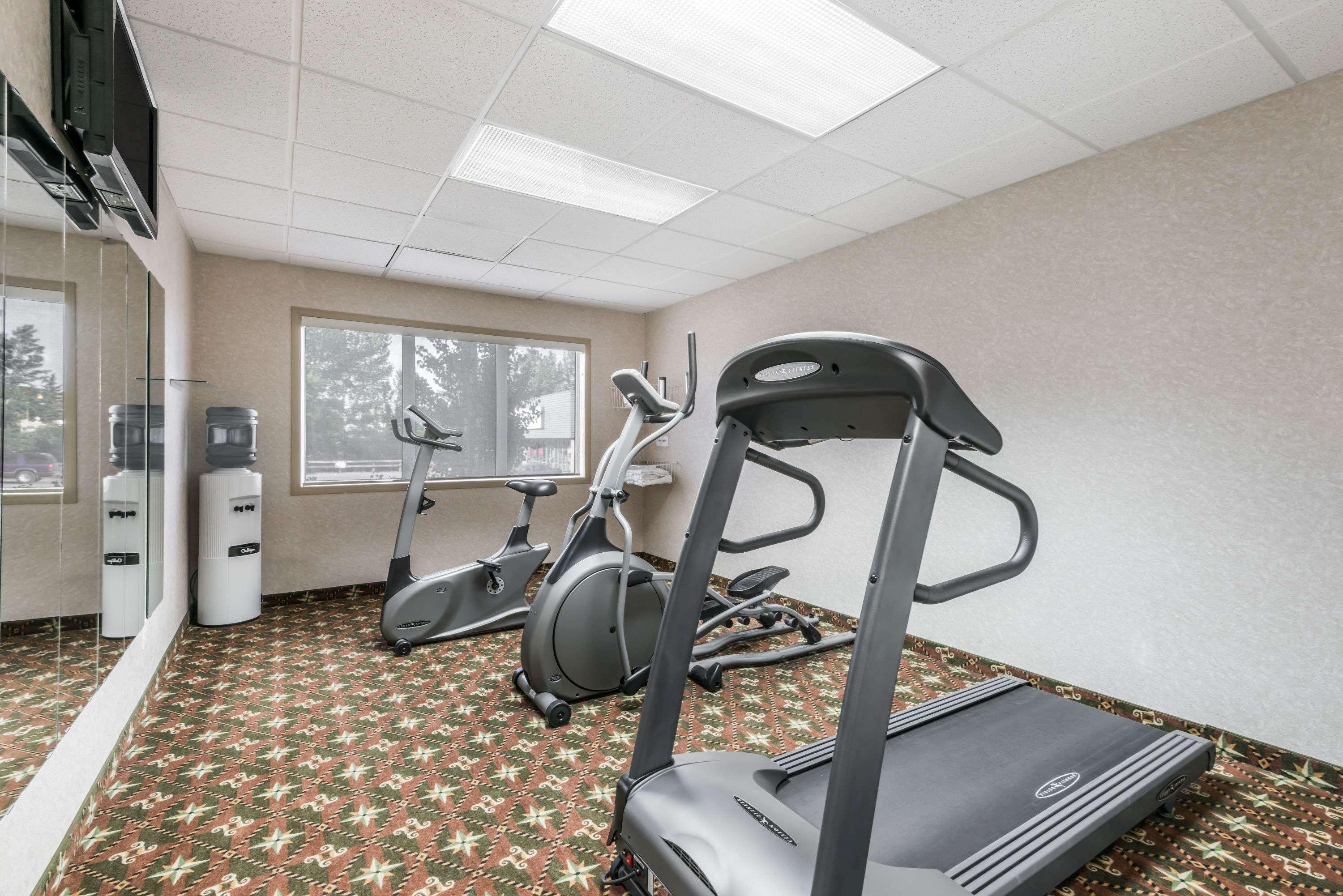 Super 8 By Wyndham Red Deer City Centre Esterno foto