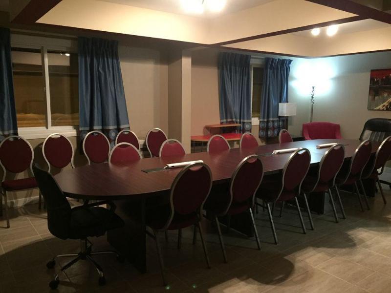 Super 8 By Wyndham Red Deer City Centre Esterno foto
